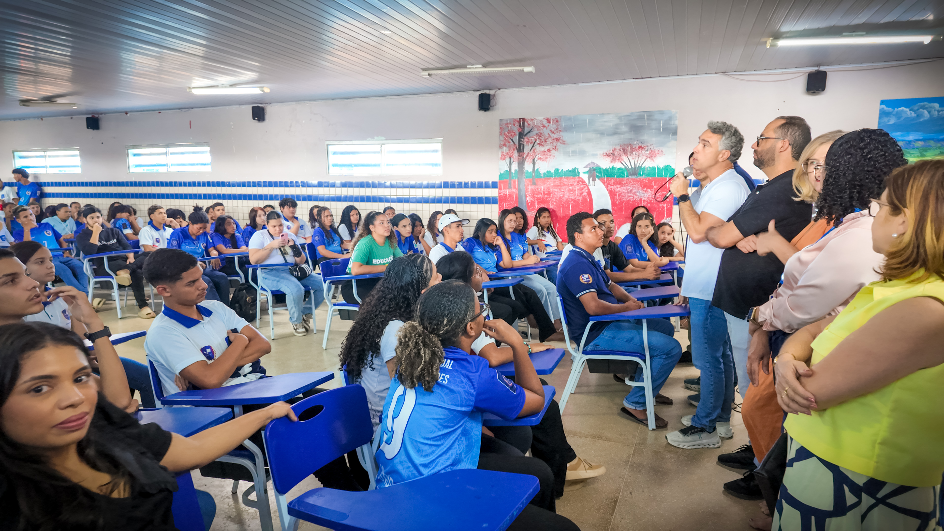 Rafael Brito defende aulas obrigatórias de prevenção à violência nas escolas